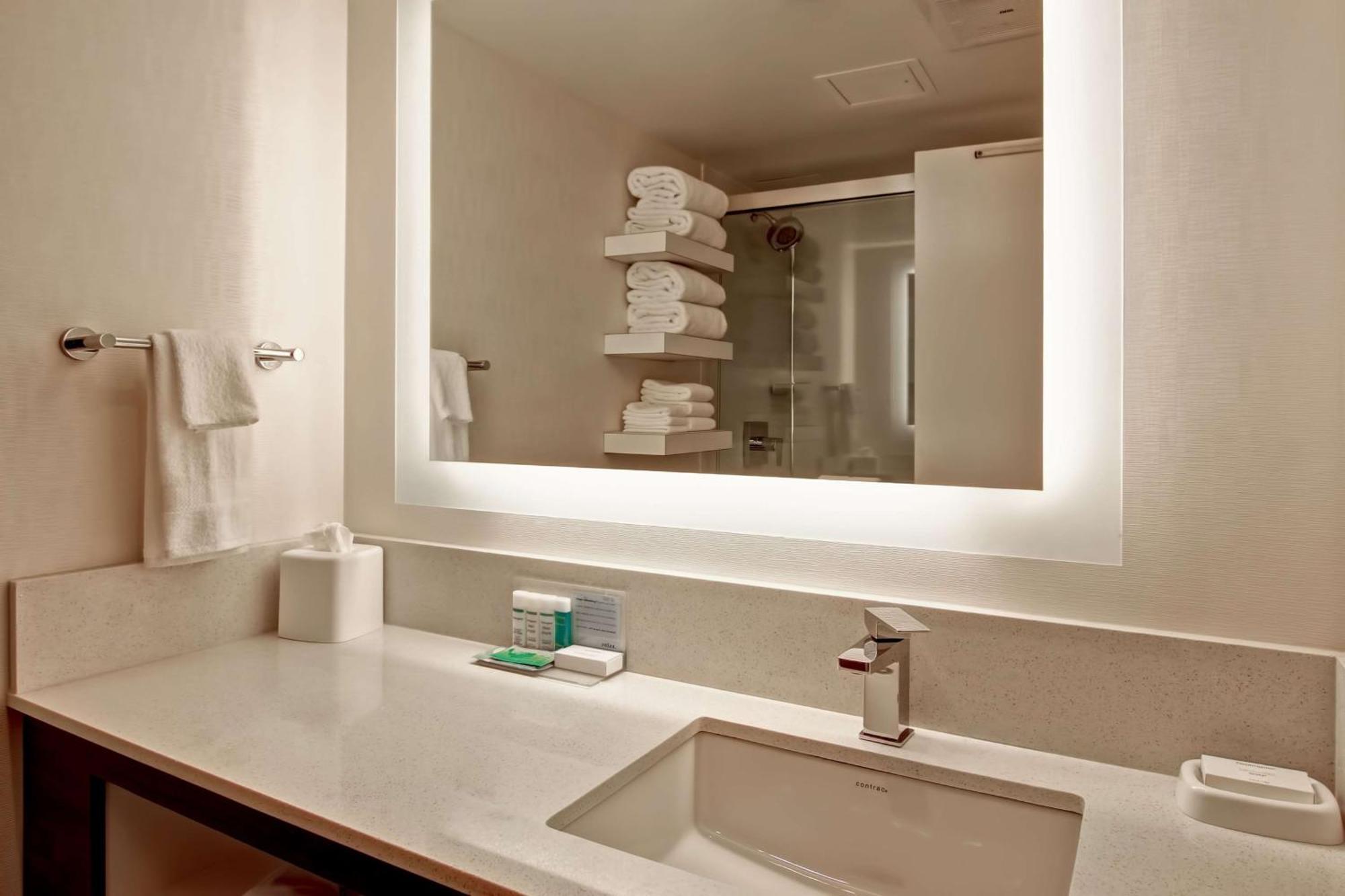 Hampton Inn & Suites By Hilton Calgary-Airport Eksteriør bilde