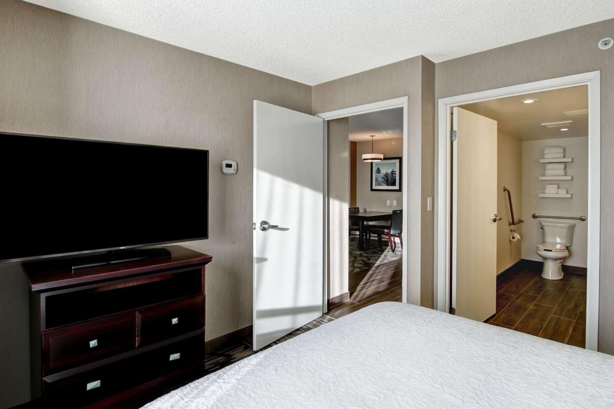 Hampton Inn & Suites By Hilton Calgary-Airport Eksteriør bilde